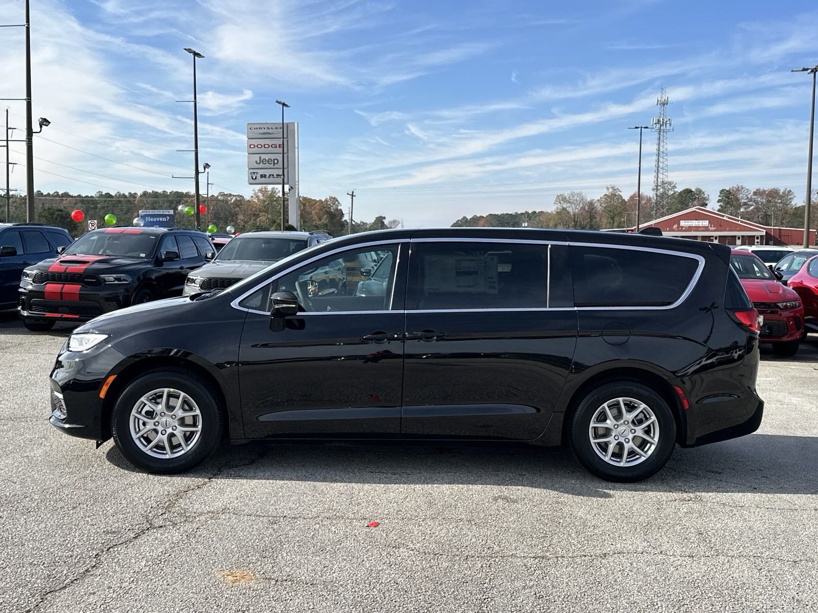 2025 Chrysler Pacifica photo 5