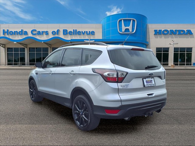 2017 Ford Escape Titanium photo 2