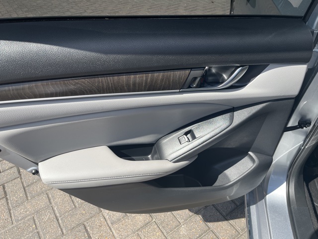 2019 Honda Accord Hybrid EX-L photo 22