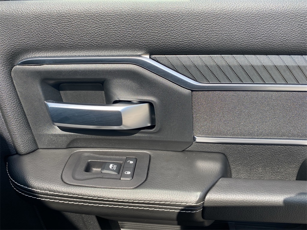 2025 Ram 2500 Big Horn photo 21