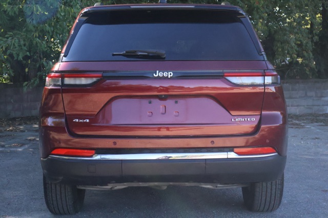 2024 Jeep Grand Cherokee Limited photo 2