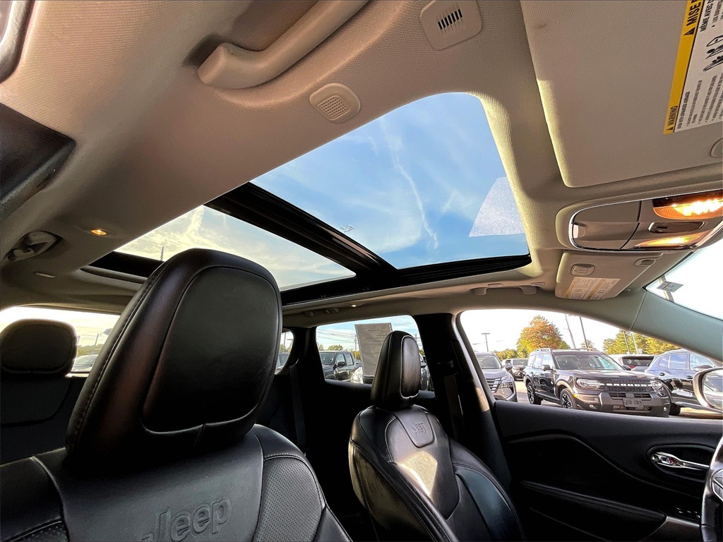 2019 Jeep Cherokee Limited photo 21