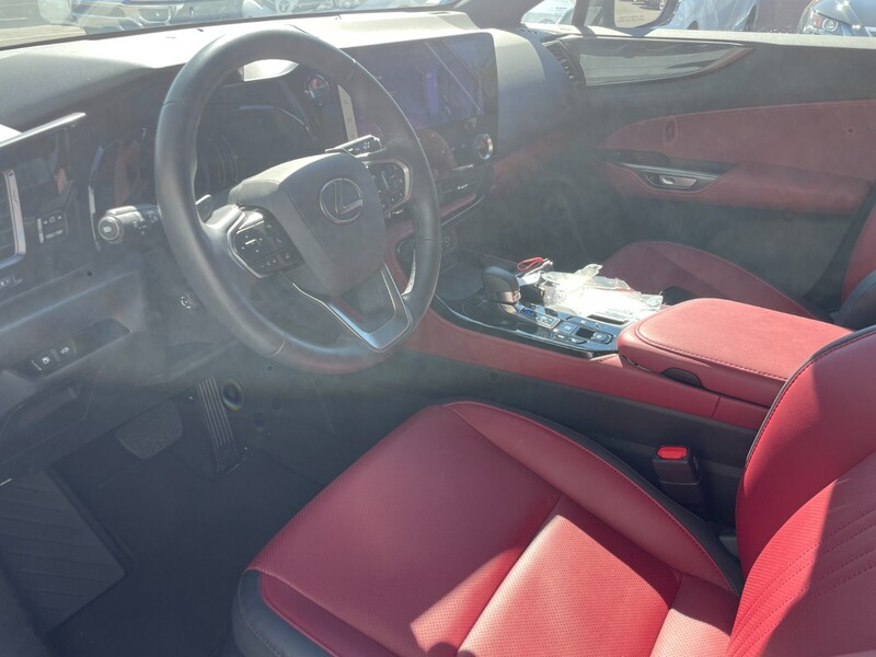 2025 Lexus NX 350h Premium photo 4