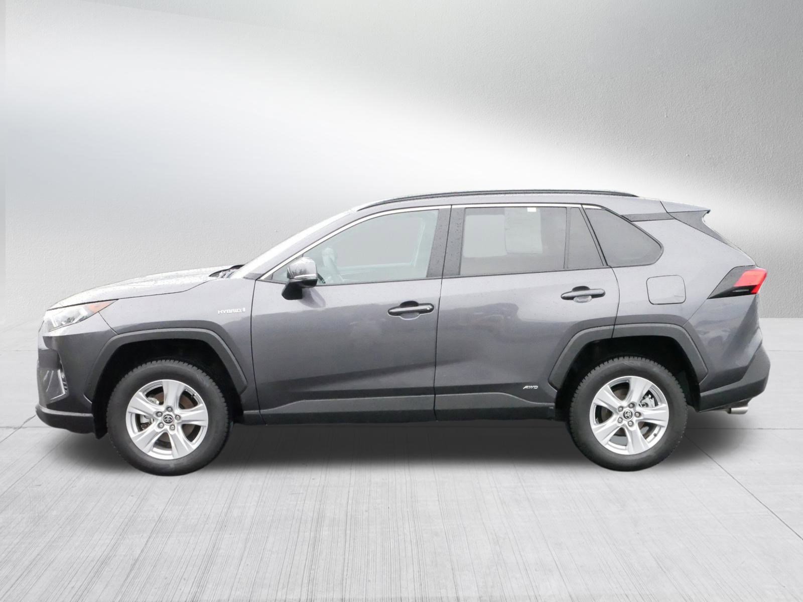 2021 Toyota RAV4 Hybrid XLE photo 4