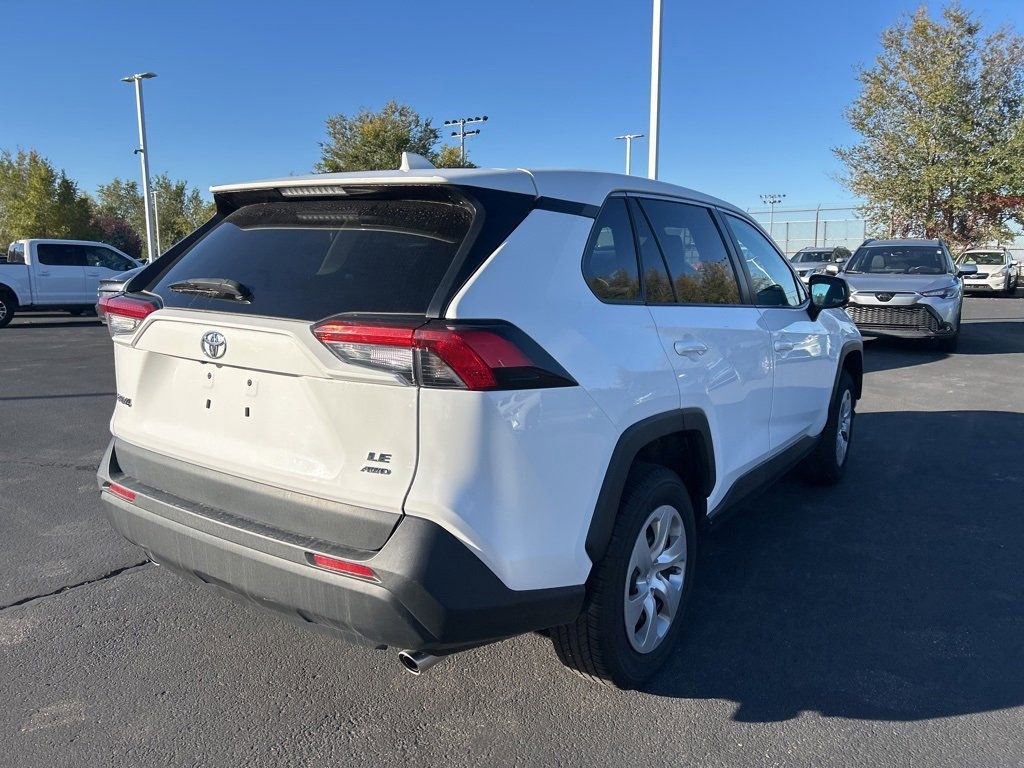 2023 Toyota RAV4 LE photo 4
