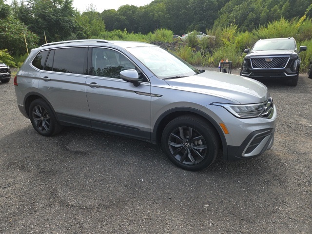 2024 Volkswagen Tiguan SE's photo