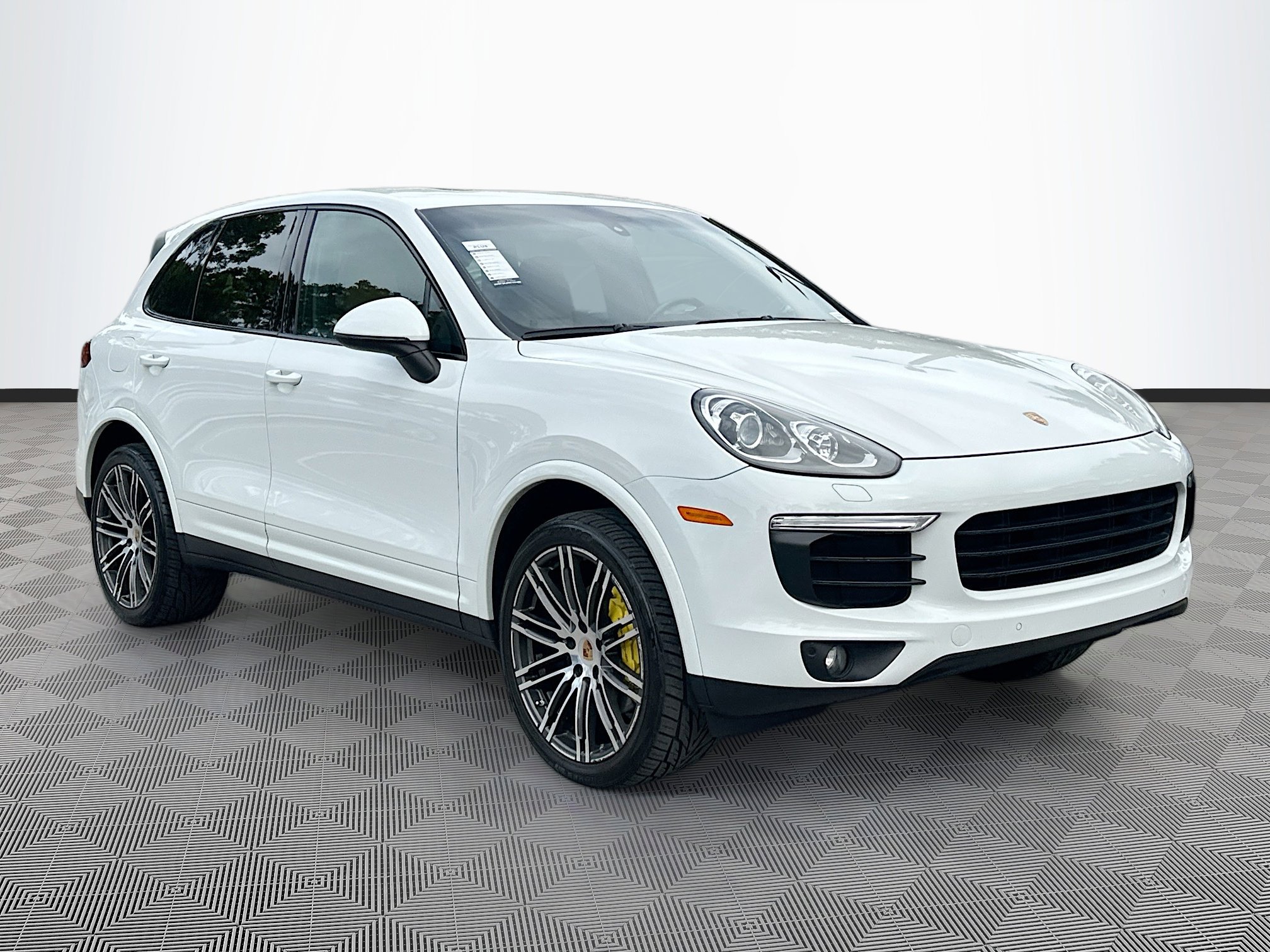 2017 Porsche Cayenne Platinum Edition's photo