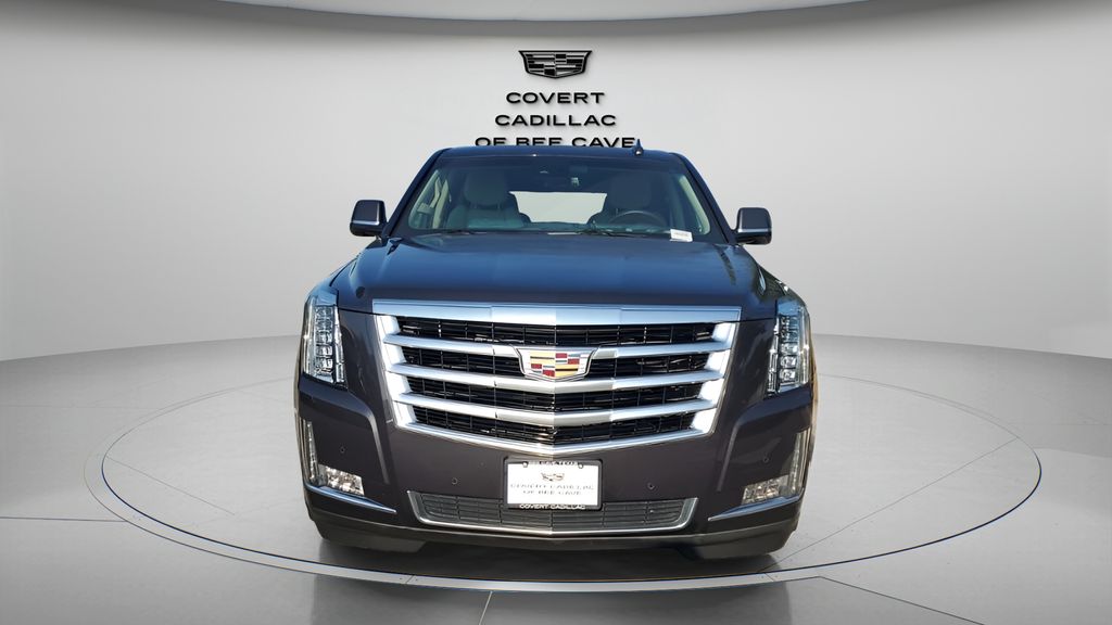 2017 Cadillac Escalade Luxury photo 2