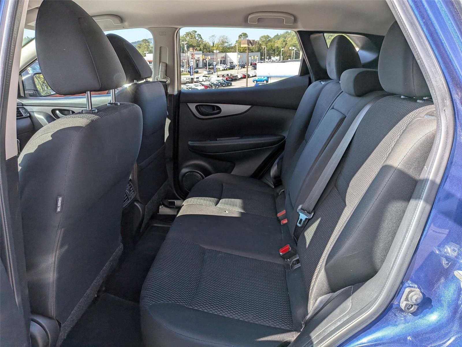 2019 Nissan Rogue Sport S photo 25