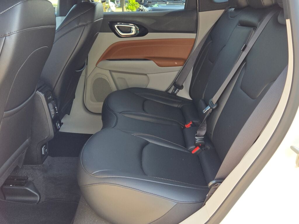 2023 Jeep Compass Limited photo 16