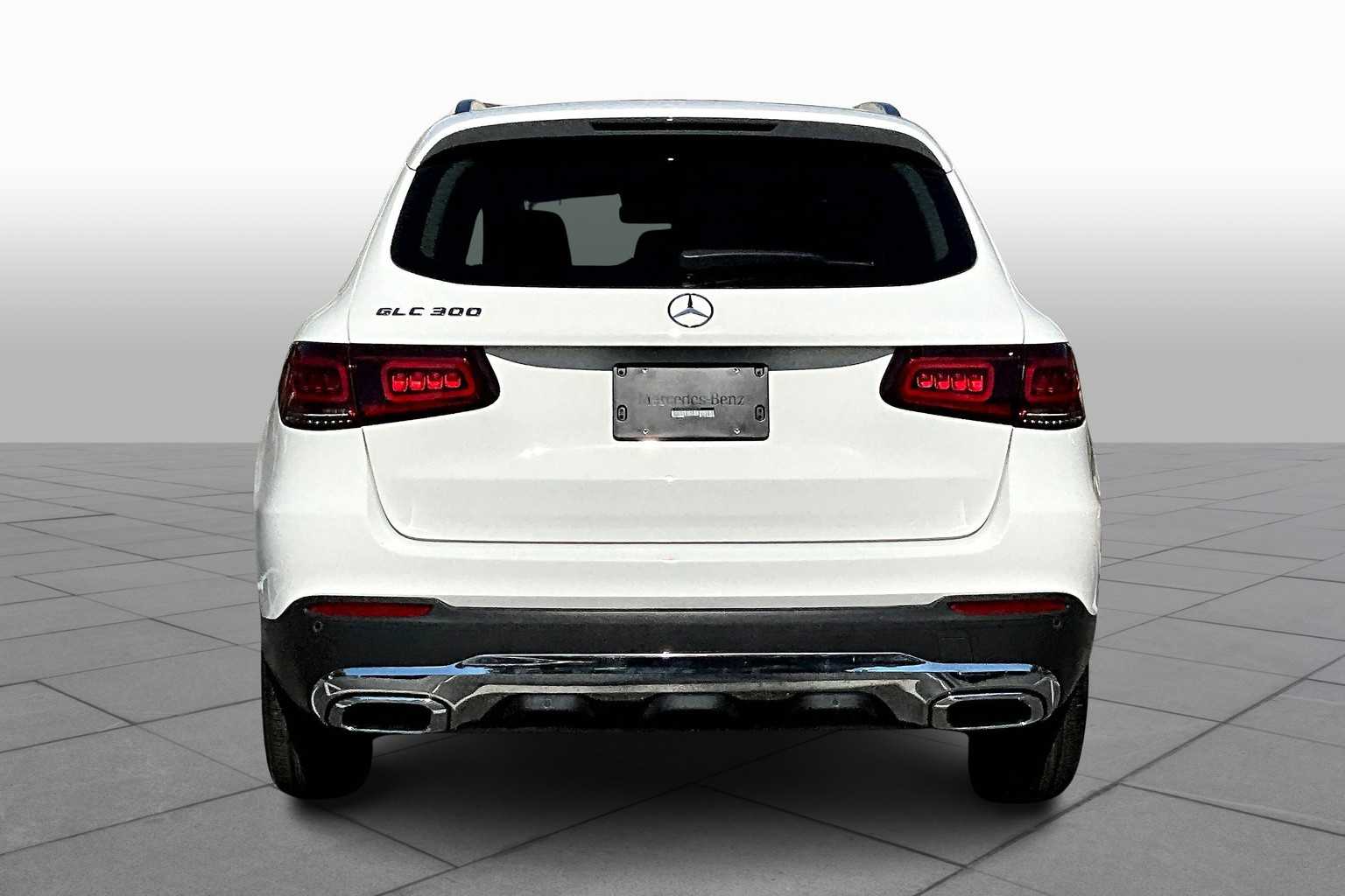 2022 Mercedes Benz GLC 300 photo 4