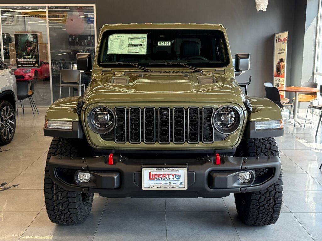 2025 Jeep Gladiator Rubicon photo 3