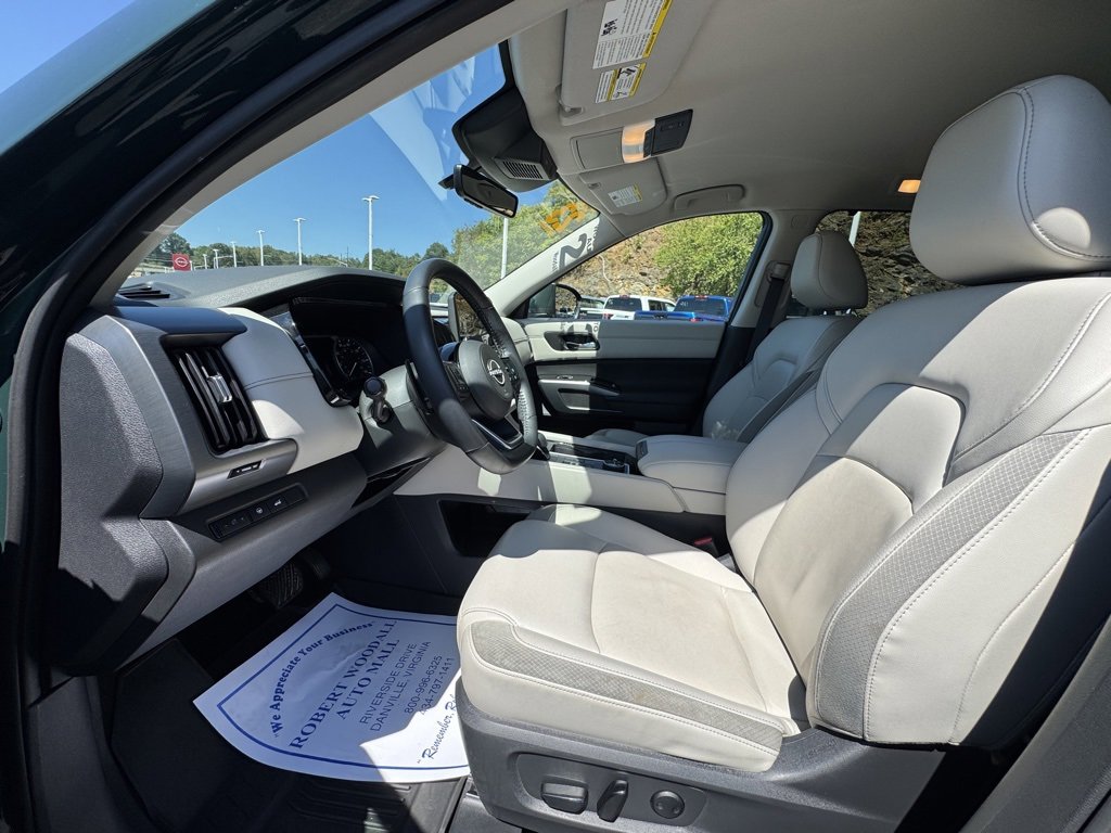 2023 Nissan Pathfinder SL photo 15