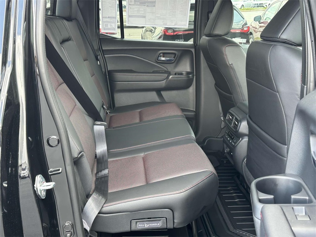 2025 Honda Ridgeline Black Edition photo 6