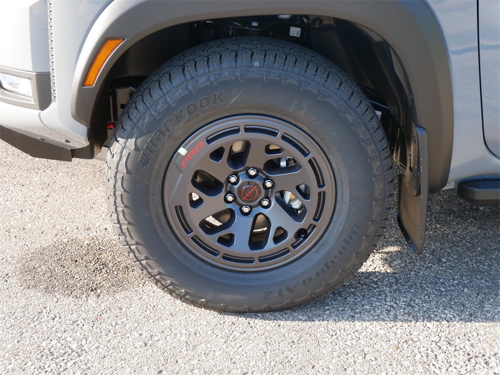 2026 Nissan Frontier PRO-4X photo 3