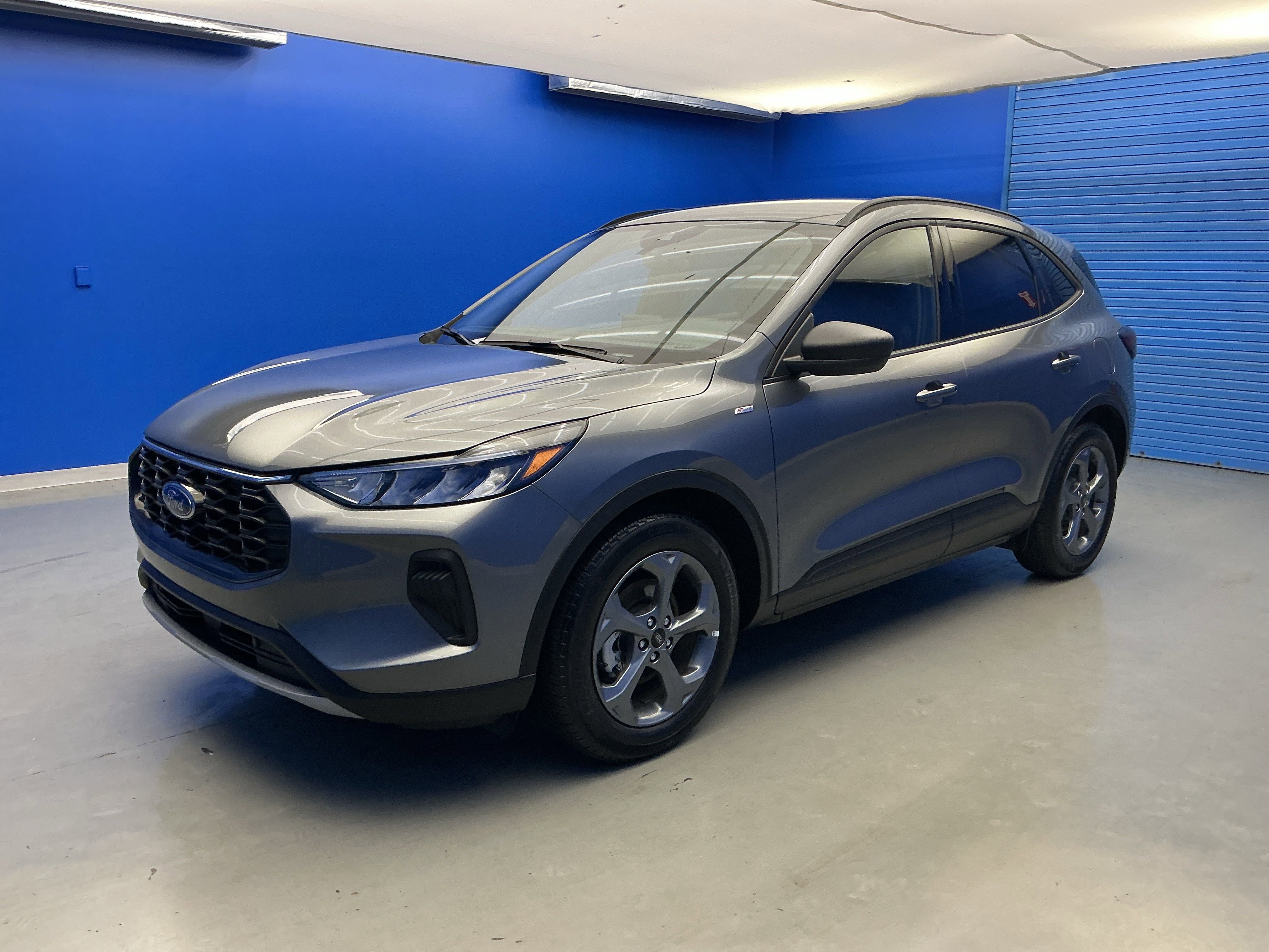 2025 Ford Escape ST-Line photo 4