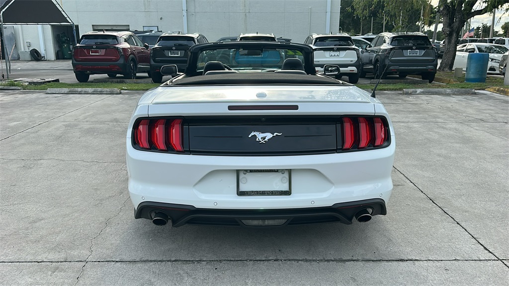 2022 Ford Mustang EcoBoost Premium photo 9