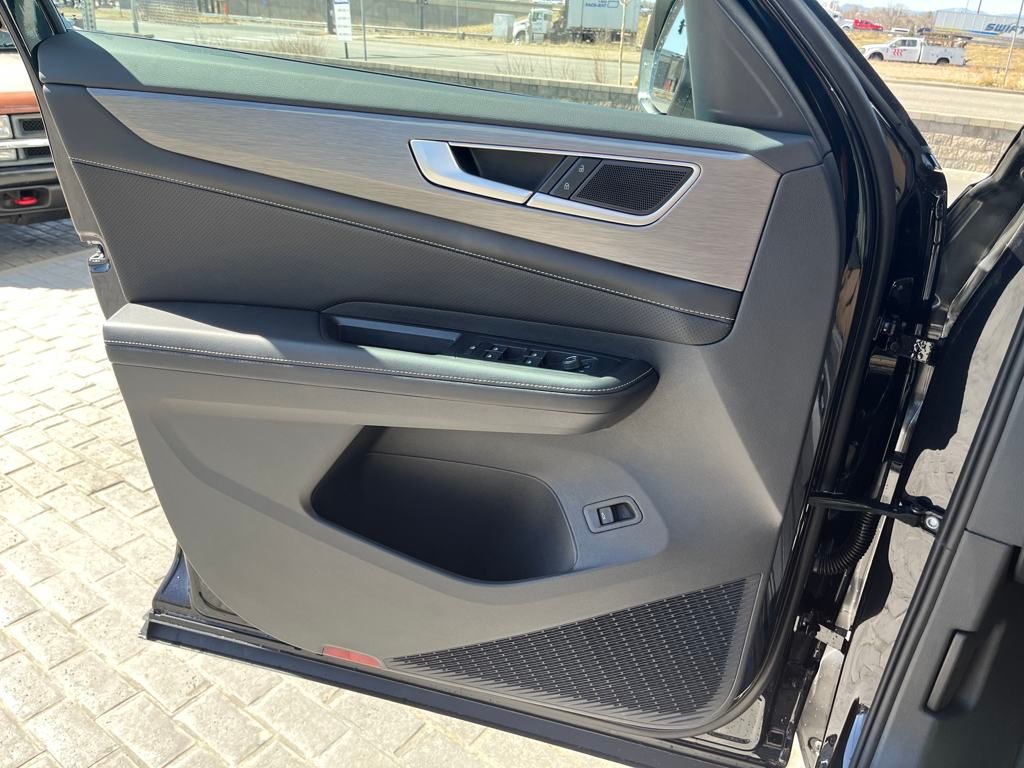 2025 Volkswagen Atlas Cross Sport SE Technology photo 11