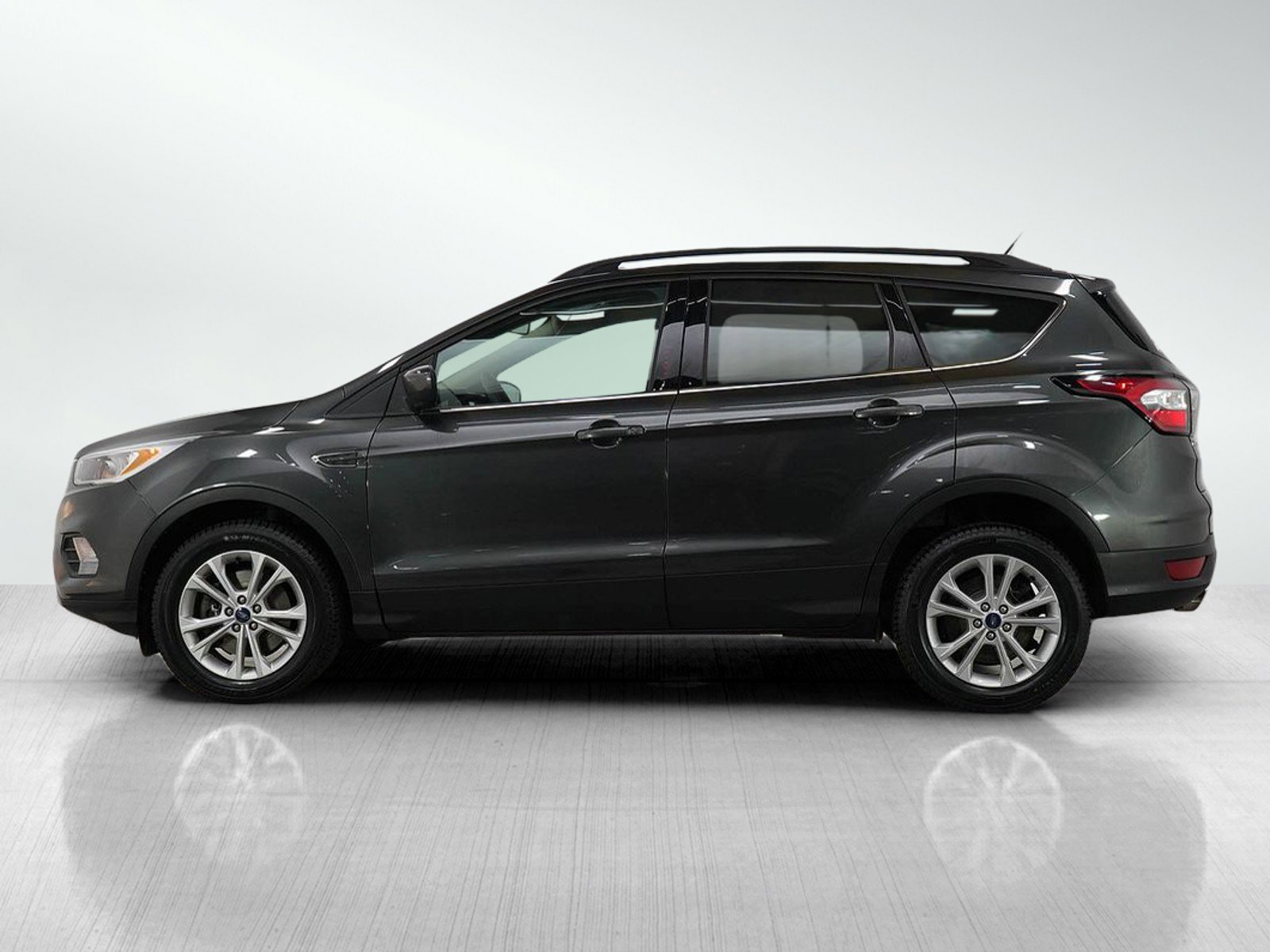 Used 2018 Ford Escape SE with VIN 1FMCU9GD0JUD05048 for sale in Bloomington, Minnesota
