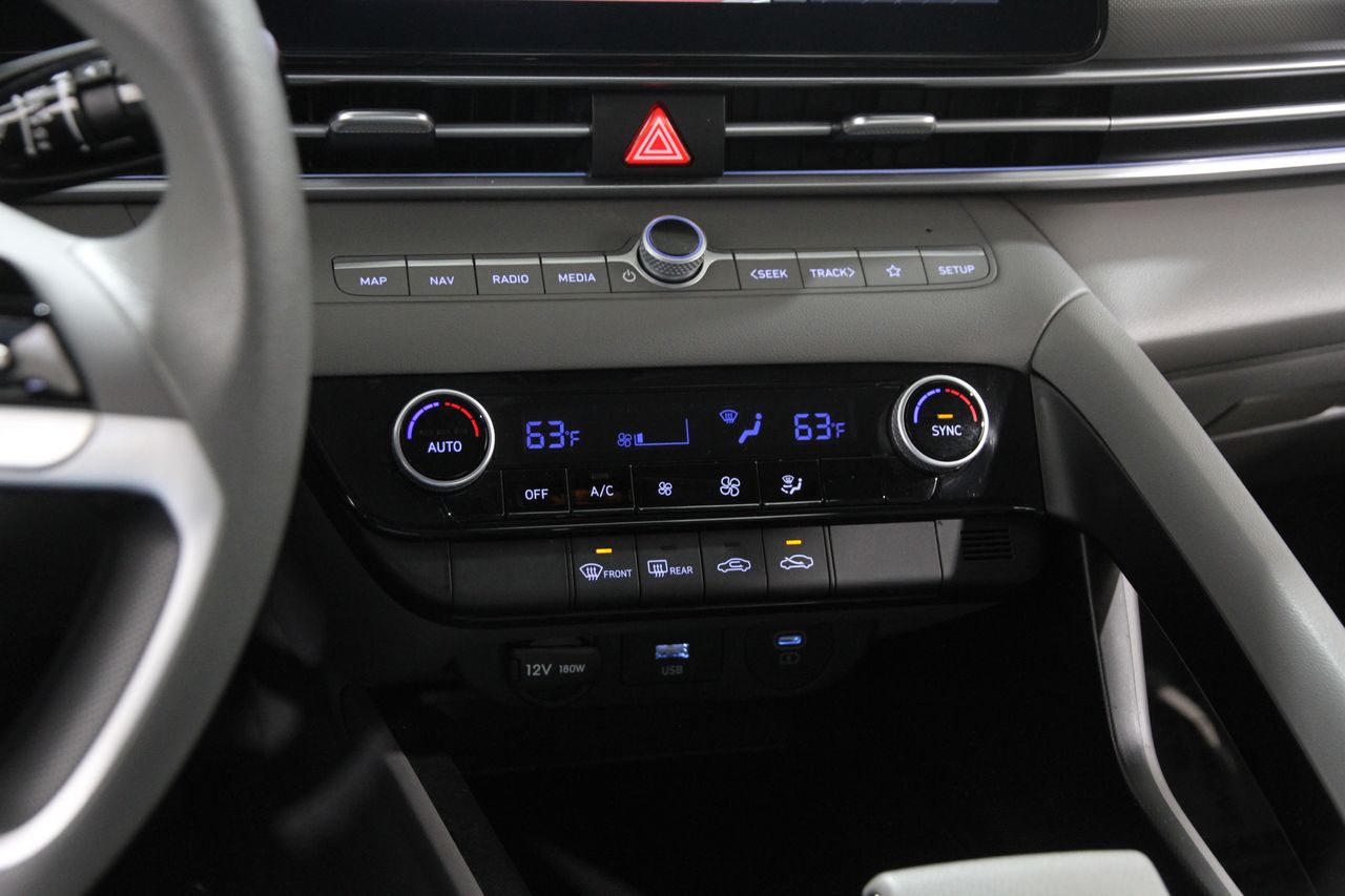 2024 Hyundai Elantra SEL photo 14