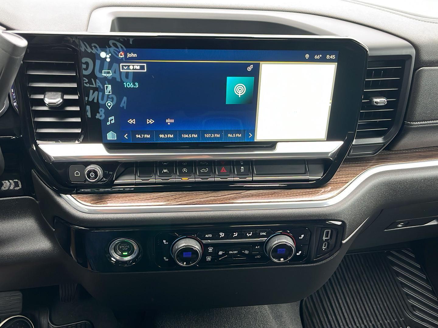2022 Chevrolet Silverado photo 12
