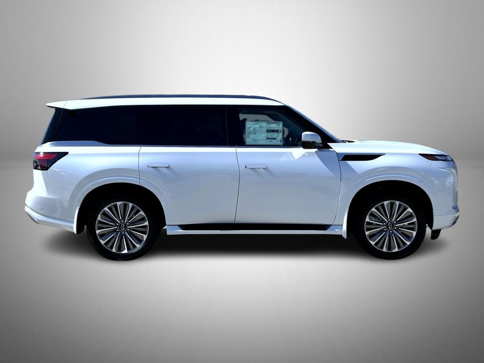 2026 Infiniti QX80 Luxe photo 4