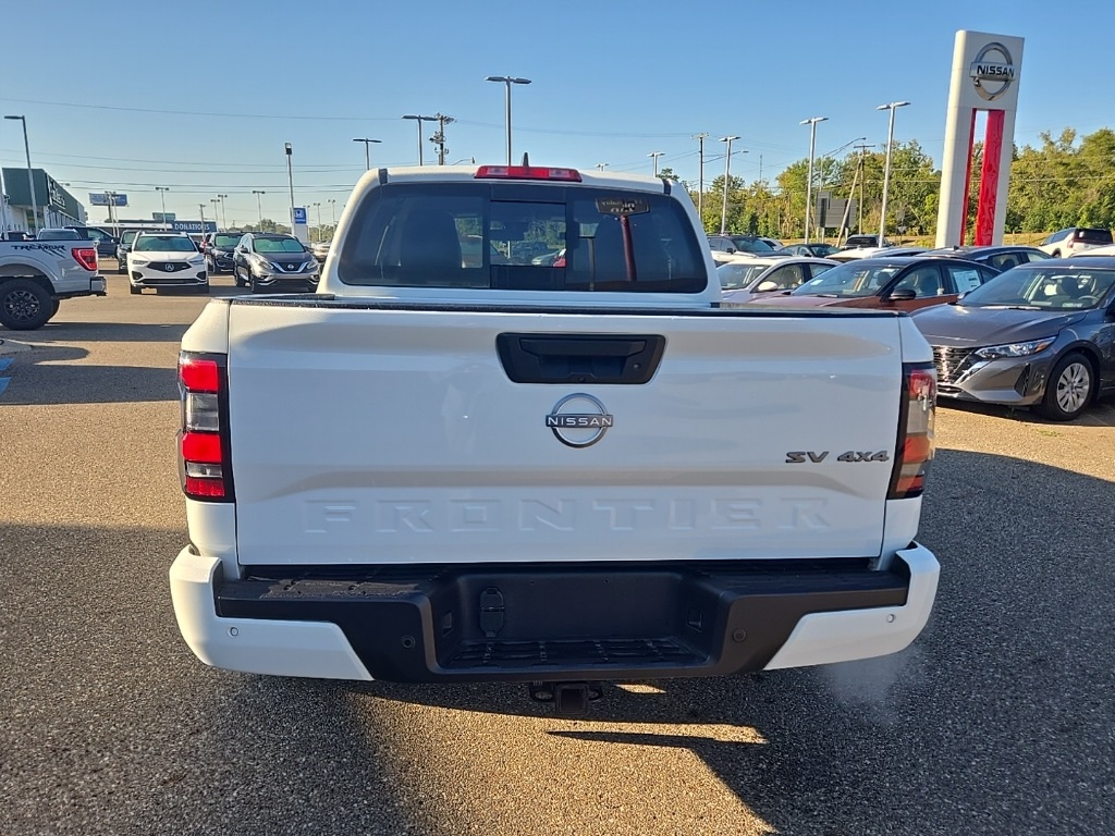 2023 Nissan Frontier SV photo 6