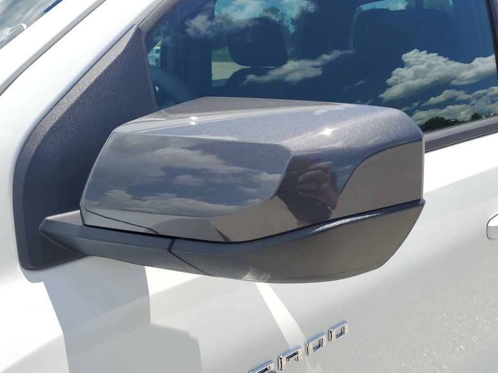 2025 Chevrolet Colorado Work Truck LT photo 19
