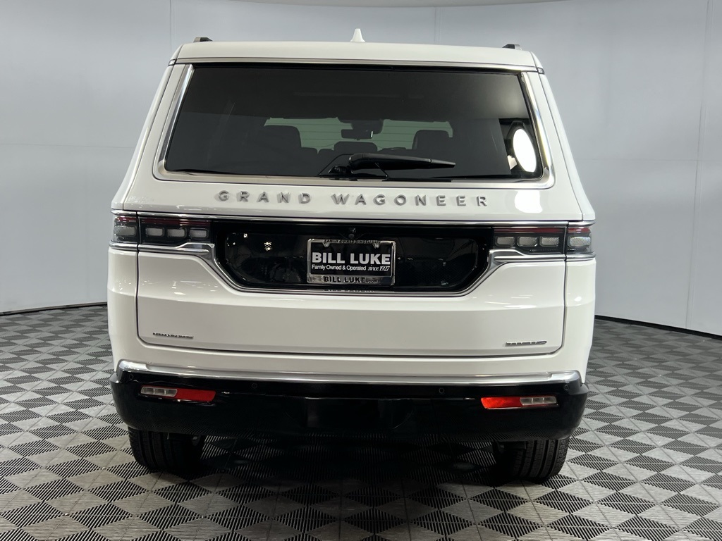 2023 Jeep Grand Wagoneer II photo 5