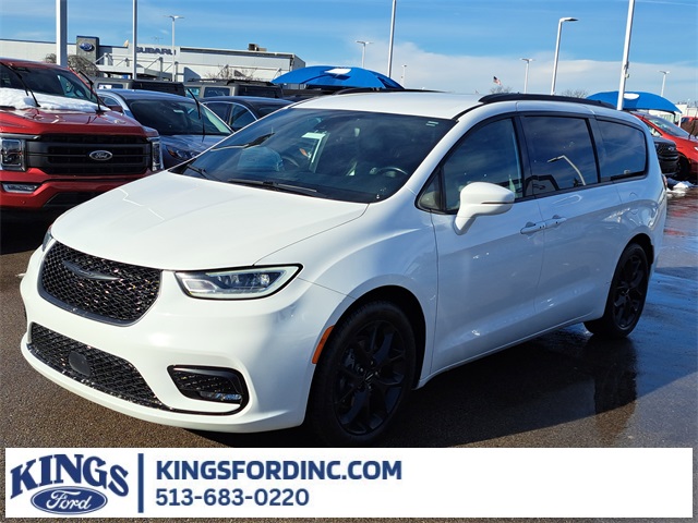 2021 Chrysler Pacifica Touring L's photo