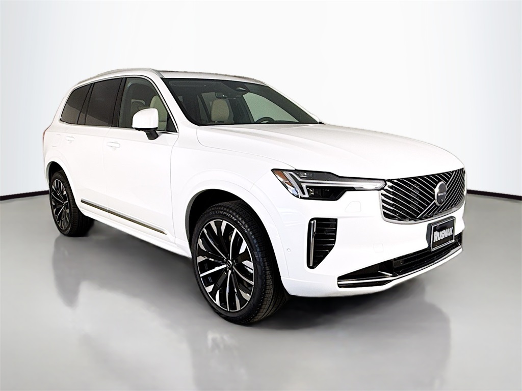 2026 Volvo XC90 Plus's photo