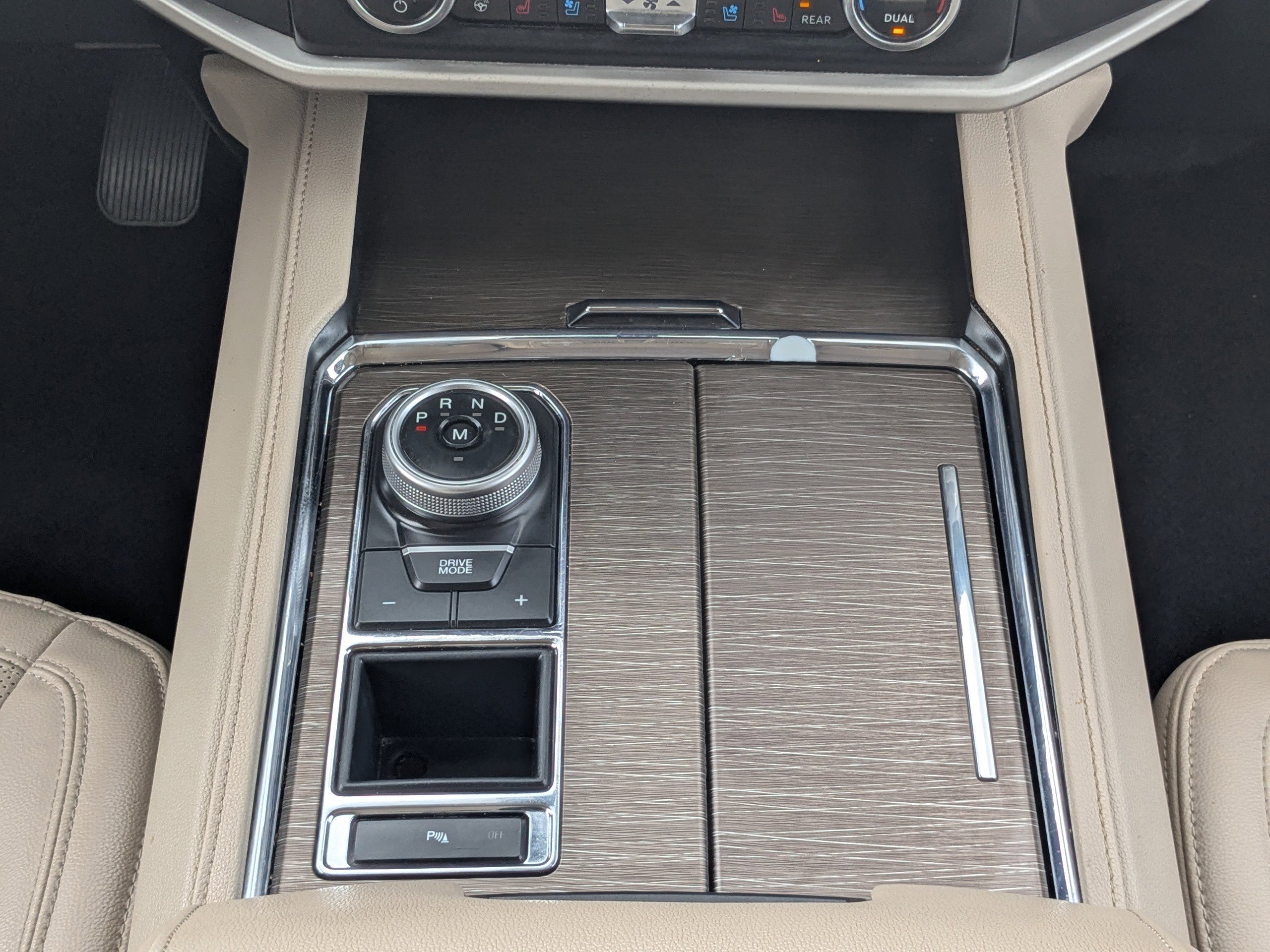 2023 Ford Expedition MAX Limited photo 19