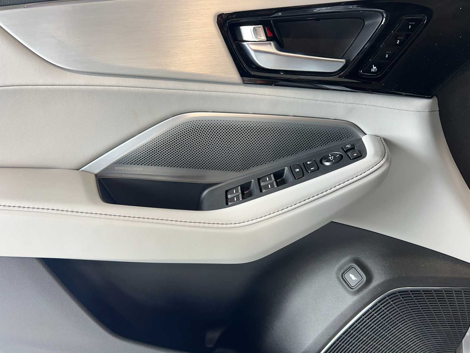 2026 Acura MDX SH-AWD Technology photo 13