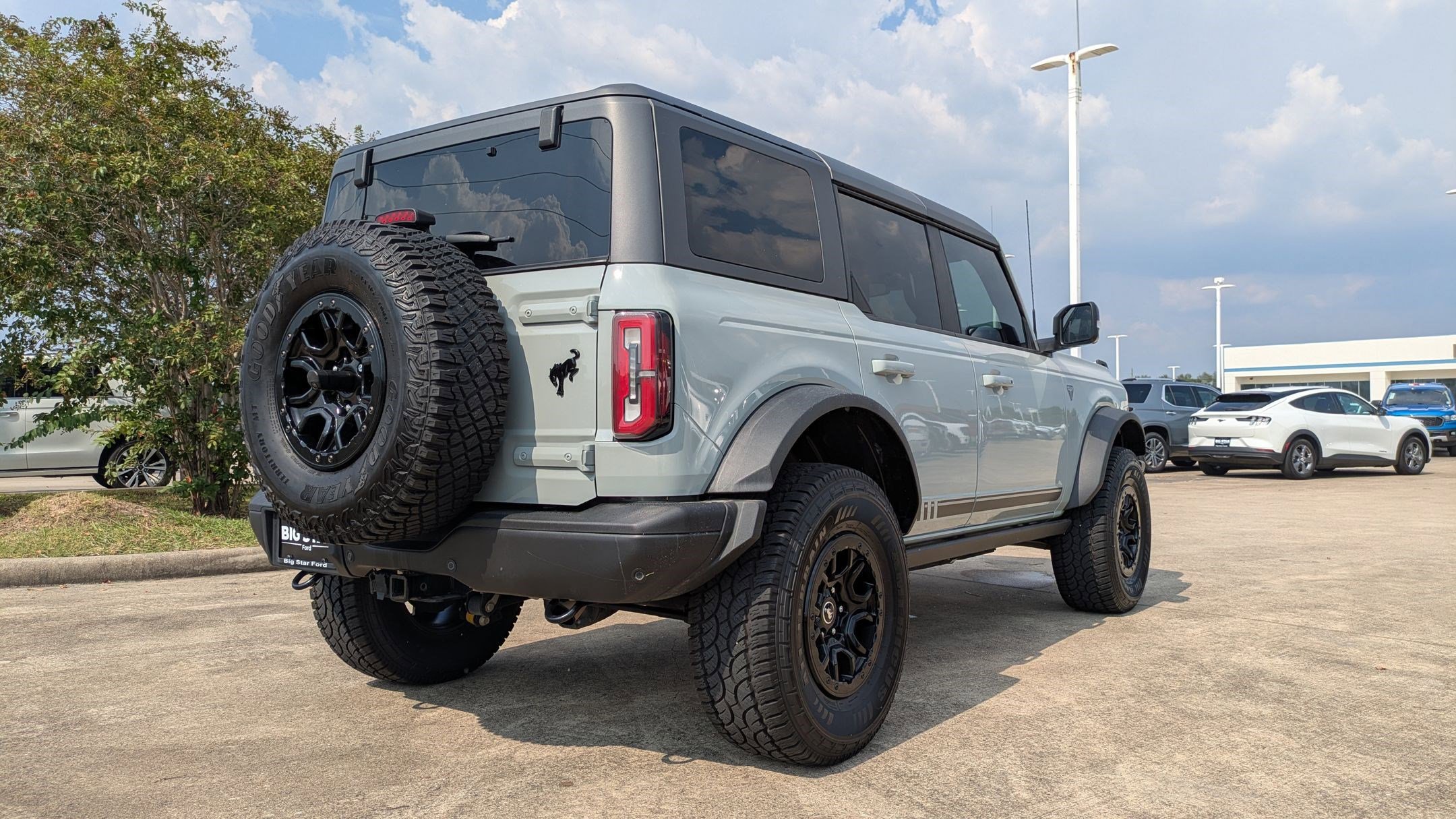 2021 Ford Bronco First Edition photo 4