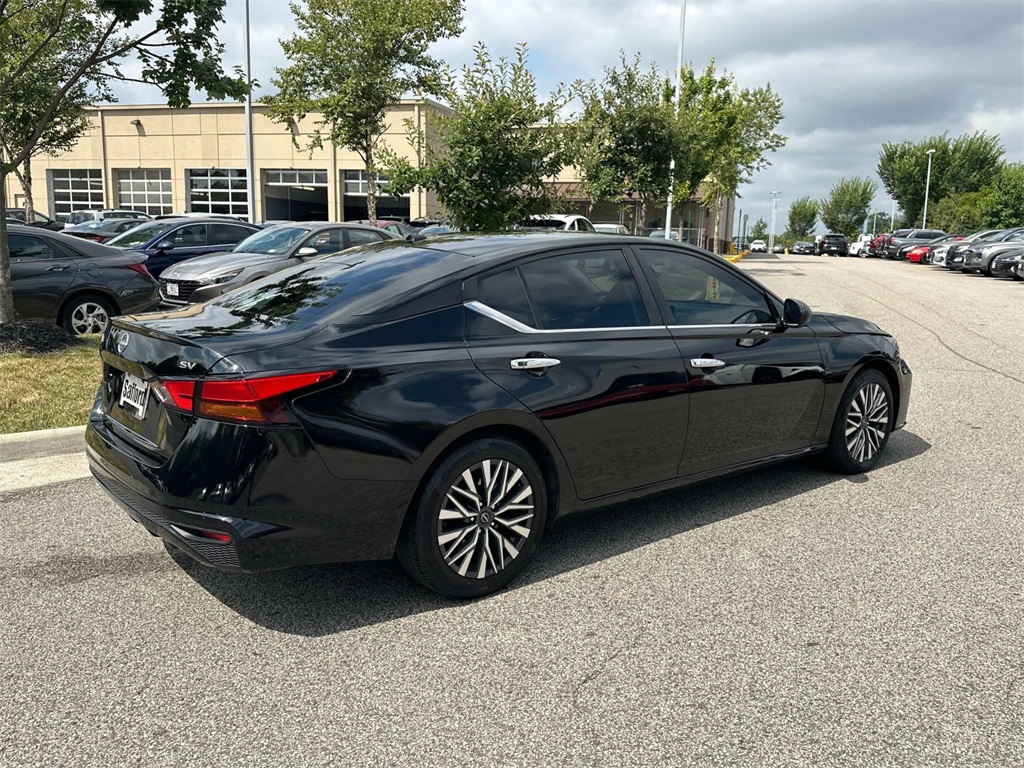 2023 Nissan Altima 2.5 SV photo 7