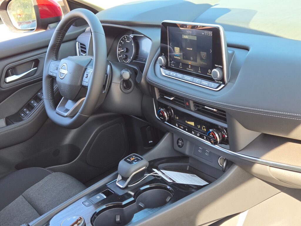 2026 Nissan Rogue SV photo 3