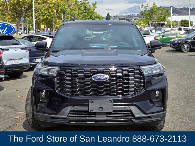 2025 Ford Explorer ST-Line photo 2