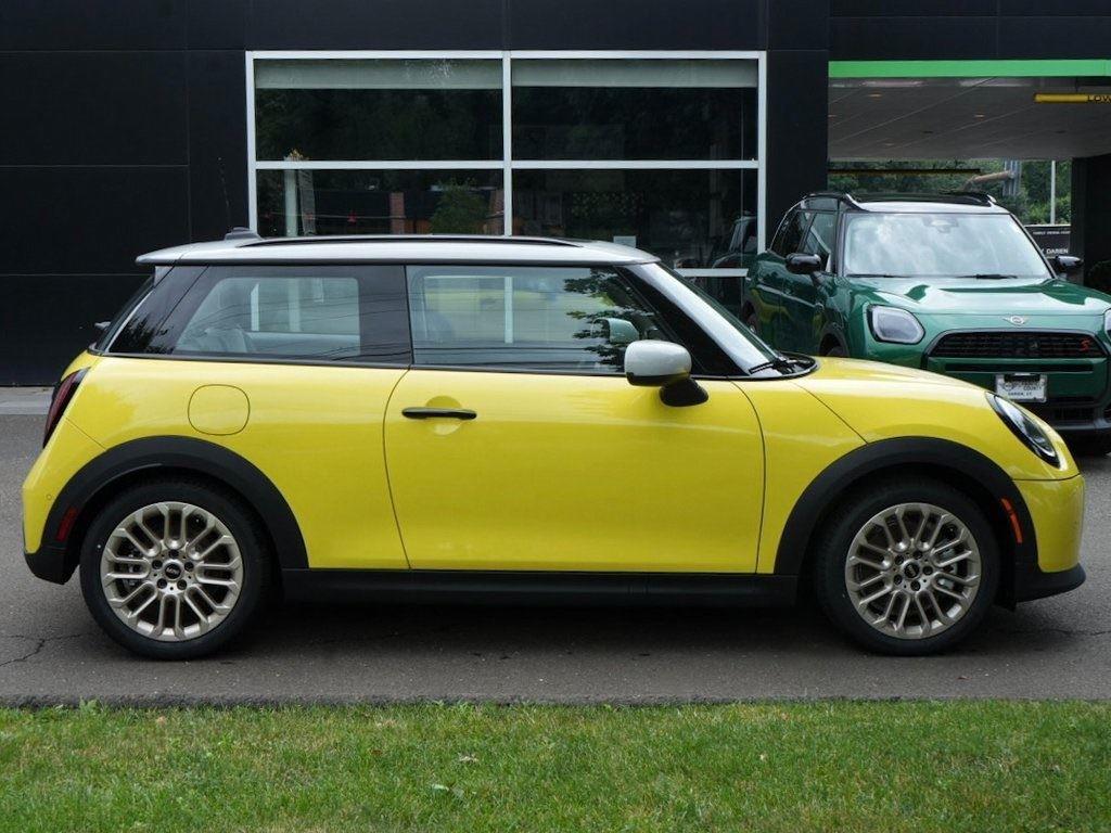 2025 Mini Cooper 2 Door Hardtop Signature photo 13