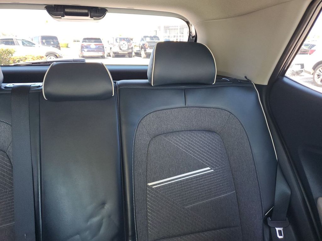 2020 Hyundai Venue SEL Denim photo 6