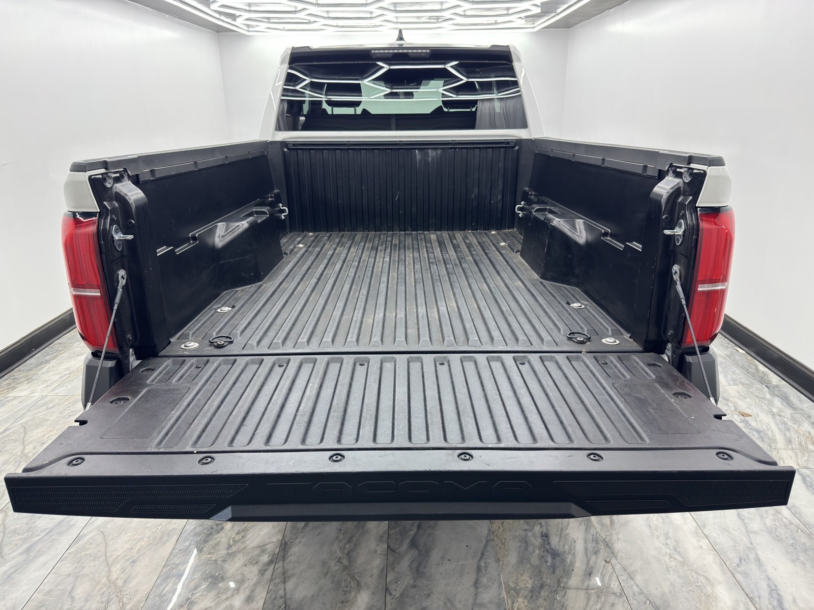 2024 Toyota Tacoma SR XtraCab photo 6