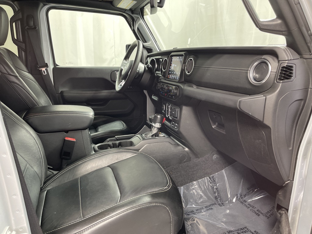 2023 Jeep Wrangler Sahara 4xe photo 26