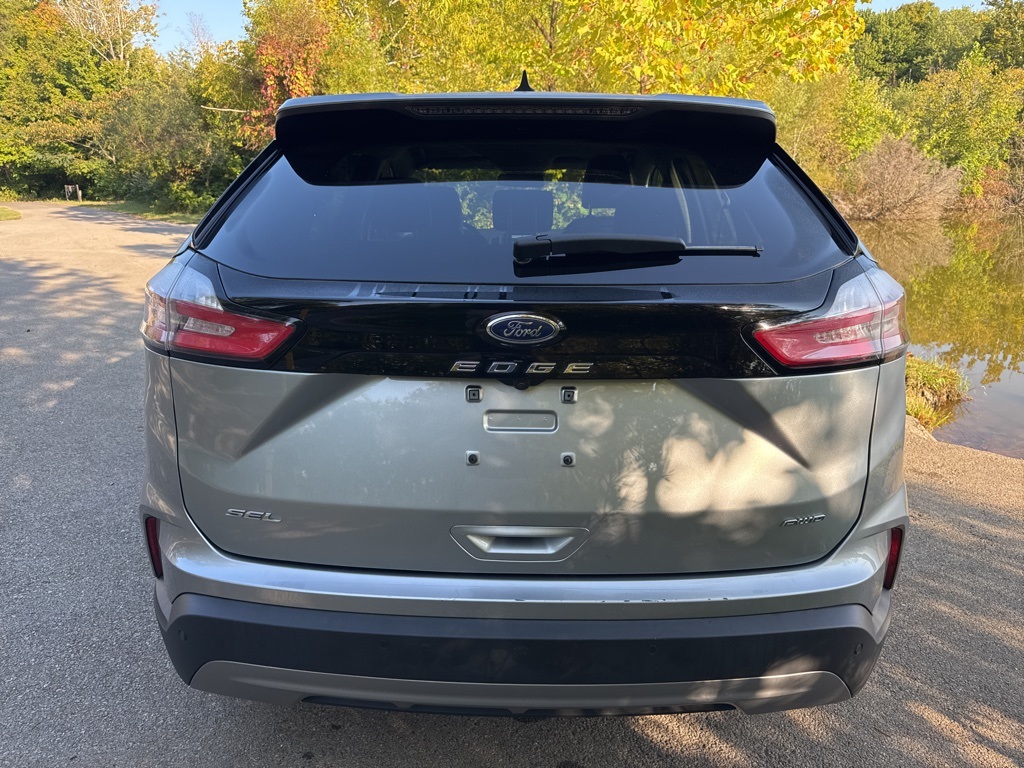 2024 Ford Edge SEL photo 4