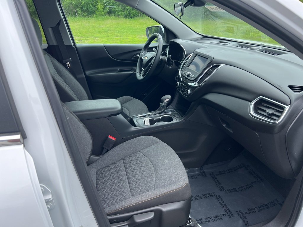 2024 Chevrolet Equinox LT photo 6