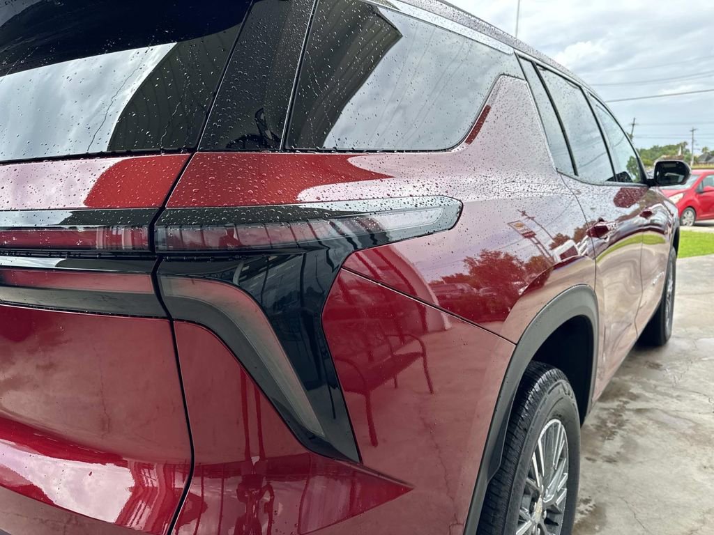 2025 Chevrolet Traverse photo 9