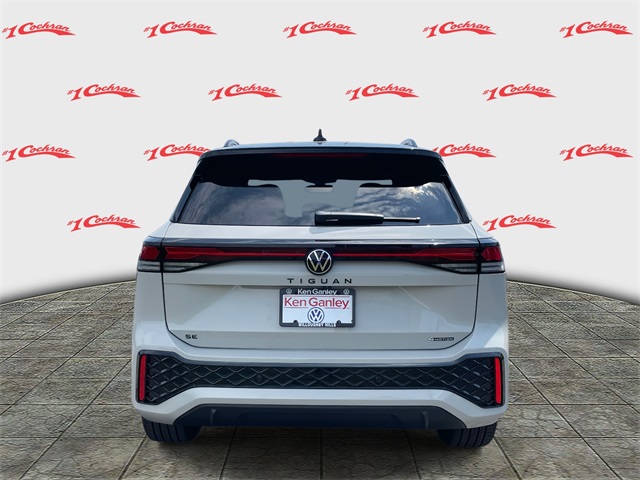 2025 Volkswagen Tiguan SE R-Line Black photo 2