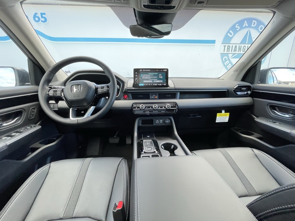 2025 Honda Pilot Touring photo 5