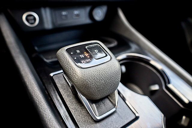 2023 Nissan Rogue SV photo 4