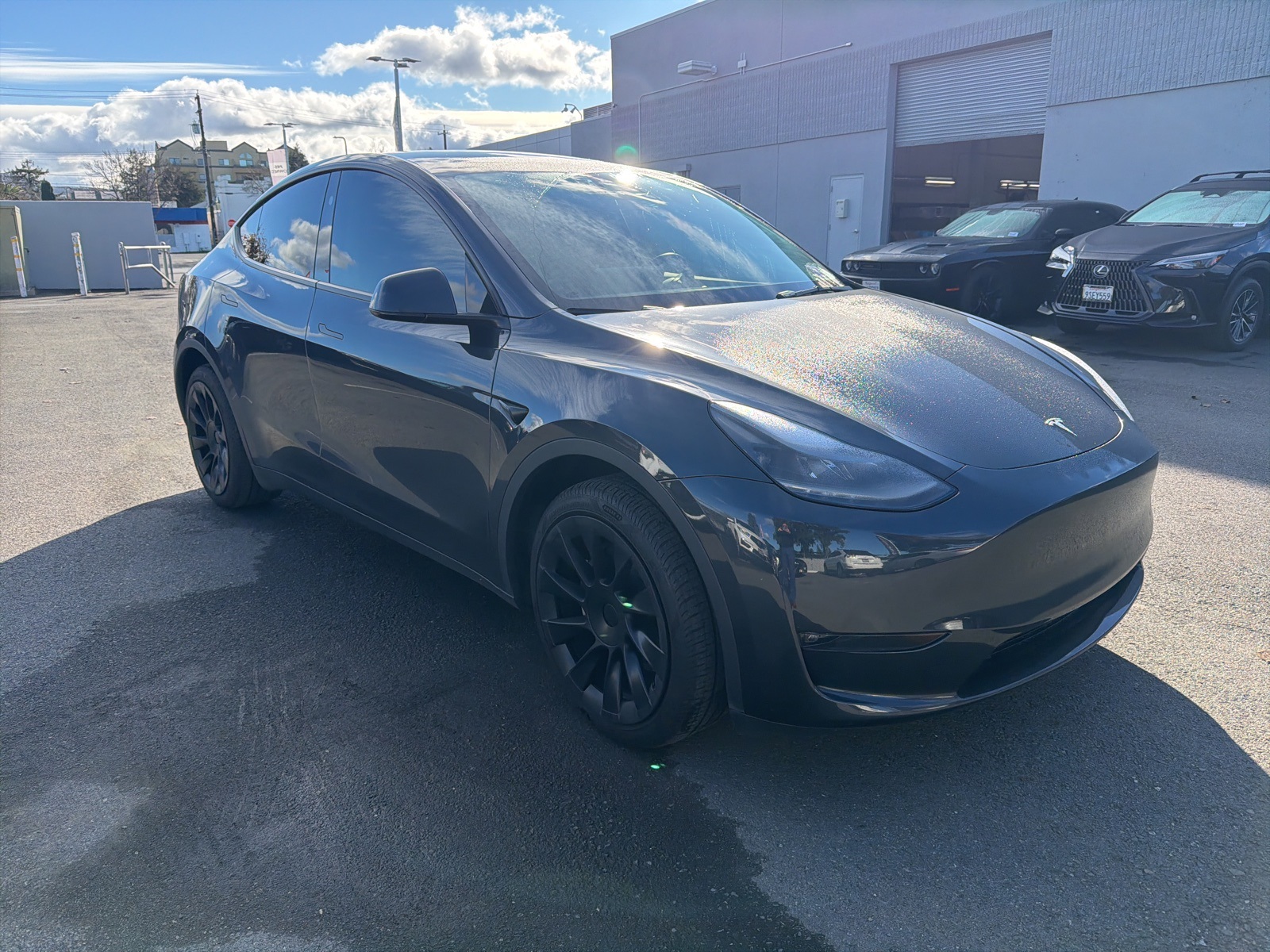 Used 2024 Tesla Model Y Long Range with VIN 7SAYGDEE5RF014116 for sale in Kansas City