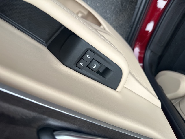 2025 Jeep Grand Cherokee Limited photo 3