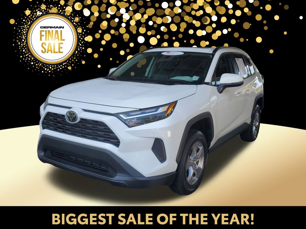 2023 Toyota RAV4 XLE's photo